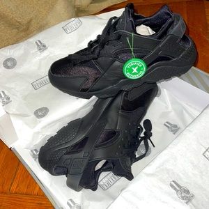 Nike Air Huarache Triple Black 2021 US Mens 8, Women’s 9.5